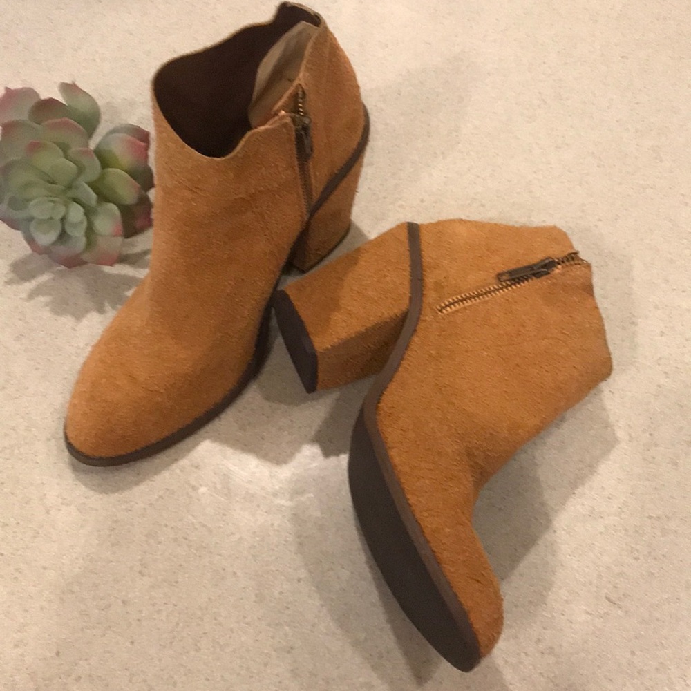 NWT Free people suede bootie tan size 8 3.5 heel